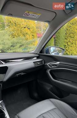 Внедорожник / Кроссовер Audi e-tron 2020 в 