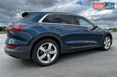 Внедорожник / Кроссовер Audi e-tron 2021 в 