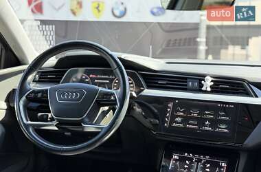 Позашляховик / Кросовер Audi e-tron 2020 в 