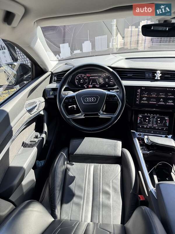 Внедорожник / Кроссовер Audi e-tron 2020 в Киеве