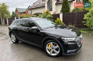 Внедорожник / Кроссовер Audi e-tron 2023 в 