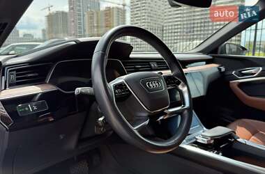 Внедорожник / Кроссовер Audi e-tron 2019 в 