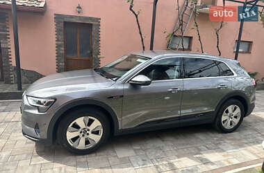 Внедорожник / Кроссовер Audi e-tron 2020 в 