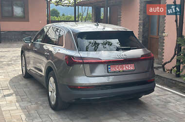 Внедорожник / Кроссовер Audi e-tron 2020 в 
