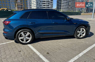 Внедорожник / Кроссовер Audi e-tron 2019 в 