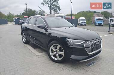Внедорожник / Кроссовер Audi e-tron 2020 в 