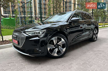 Внедорожник / Кроссовер Audi e-tron 2021 в 