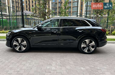 Внедорожник / Кроссовер Audi e-tron 2021 в 