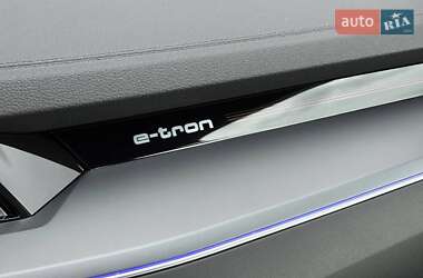 Внедорожник / Кроссовер Audi e-tron 2019 в 