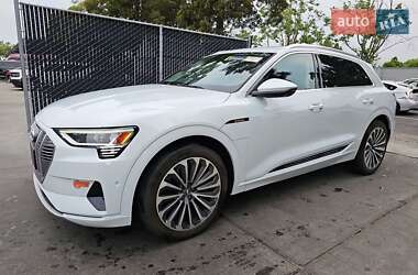 Внедорожник / Кроссовер Audi e-tron 2019 в 