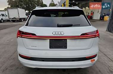 Внедорожник / Кроссовер Audi e-tron 2019 в 