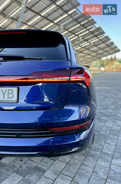 Позашляховик / Кросовер Audi e-tron 2020 в 