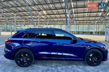 Позашляховик / Кросовер Audi e-tron 2020 в 