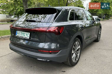 Внедорожник / Кроссовер Audi e-tron 2021 в 