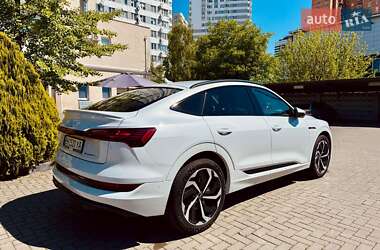 Внедорожник / Кроссовер Audi e-tron 2021 в 
