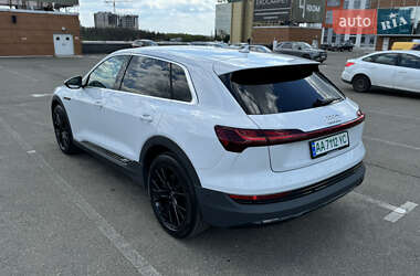 Внедорожник / Кроссовер Audi e-tron 2021 в 