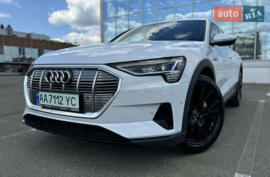 Внедорожник / Кроссовер Audi e-tron 2021 в 