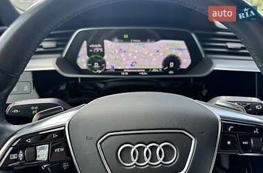 Внедорожник / Кроссовер Audi e-tron 2021 в 