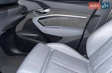 Внедорожник / Кроссовер Audi e-tron 2021 в 