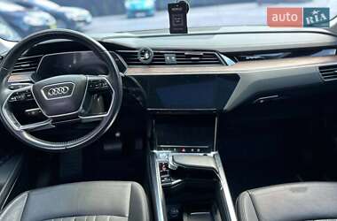 Внедорожник / Кроссовер Audi e-tron 2019 в 