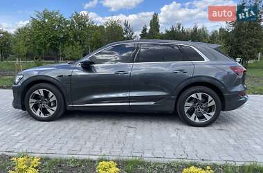 Внедорожник / Кроссовер Audi e-tron 2021 в 