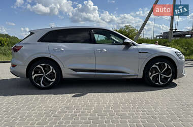 Внедорожник / Кроссовер Audi e-tron 2022 в 