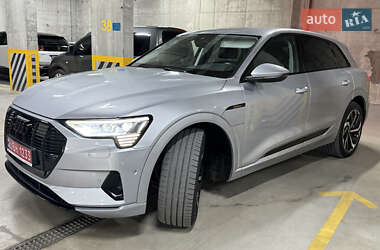 Внедорожник / Кроссовер Audi e-tron 2022 в 