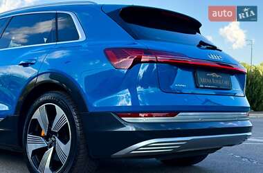 Внедорожник / Кроссовер Audi e-tron 2019 в 