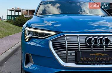 Внедорожник / Кроссовер Audi e-tron 2019 в 