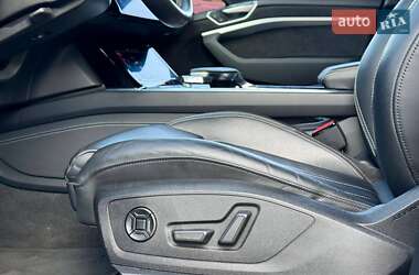 Внедорожник / Кроссовер Audi e-tron 2019 в 