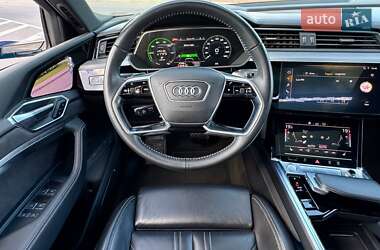 Внедорожник / Кроссовер Audi e-tron 2019 в 
