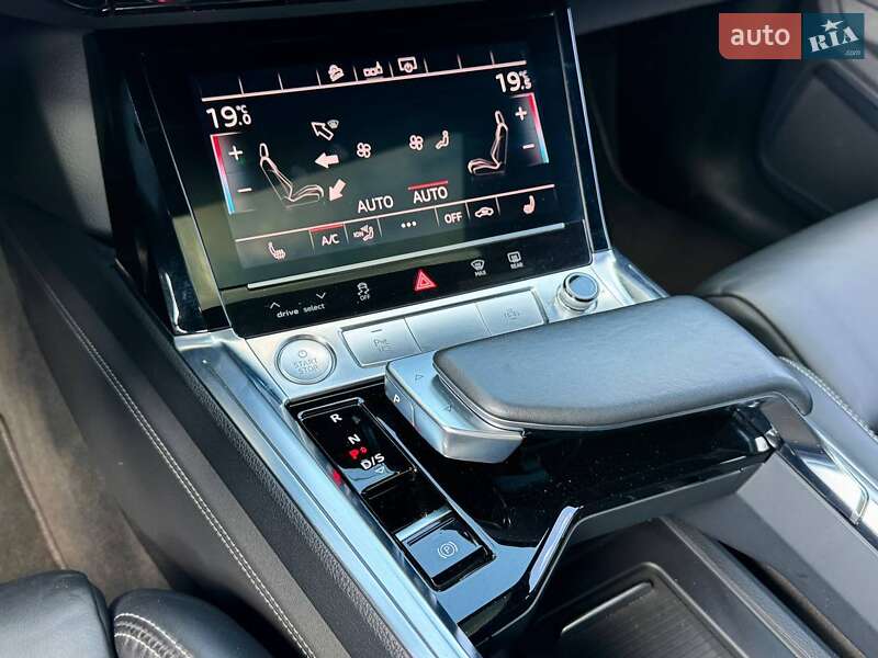 Внедорожник / Кроссовер Audi e-tron 2019 в Киеве фото 38 Внедорожник / Кроссовер Audi e-tron 2019 в Киеве