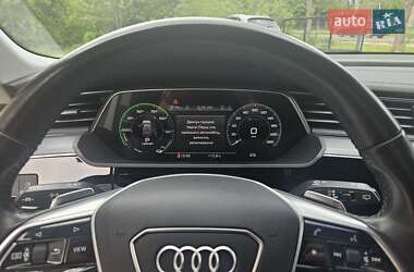 Внедорожник / Кроссовер Audi e-tron 2019 в 