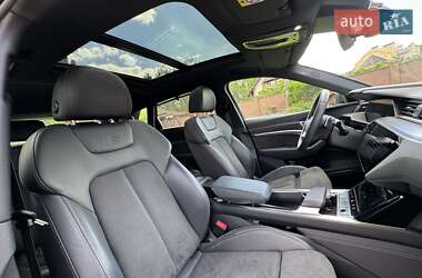 Внедорожник / Кроссовер Audi e-tron 2019 в 