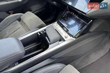 Внедорожник / Кроссовер Audi e-tron 2019 в 