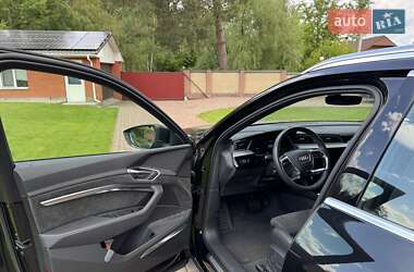 Внедорожник / Кроссовер Audi e-tron 2019 в 