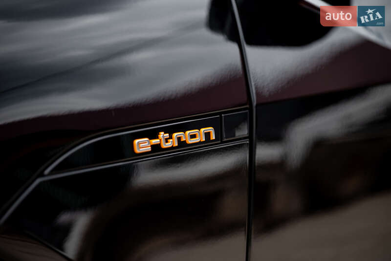 Внедорожник / Кроссовер Audi e-tron 2022 в Ивано-Франковске