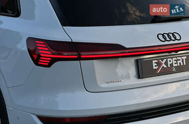 Внедорожник / Кроссовер Audi e-tron 2019 в 