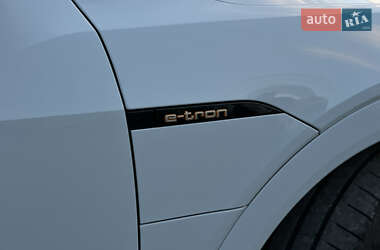 Внедорожник / Кроссовер Audi e-tron 2019 в 