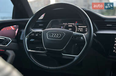 Внедорожник / Кроссовер Audi e-tron 2019 в 