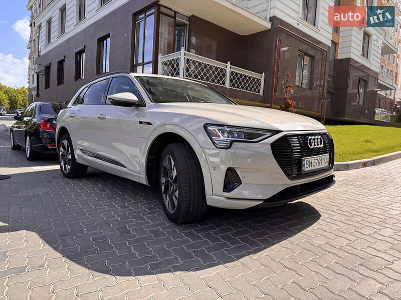 Audi e-tron 2021