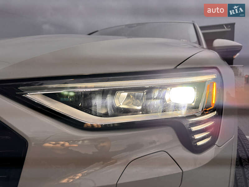 Внедорожник / Кроссовер Audi e-tron 2021 в Одессе