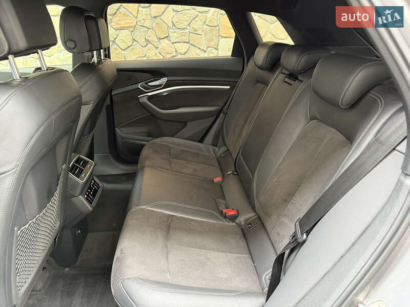 Внедорожник / Кроссовер Audi e-tron 2019 в Тячеве