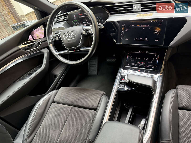 Внедорожник / Кроссовер Audi e-tron 2019 в Тячеве