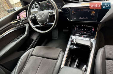 Внедорожник / Кроссовер Audi e-tron 2019 в 
