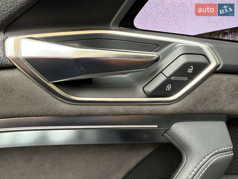 Внедорожник / Кроссовер Audi e-tron 2019 в Тячеве