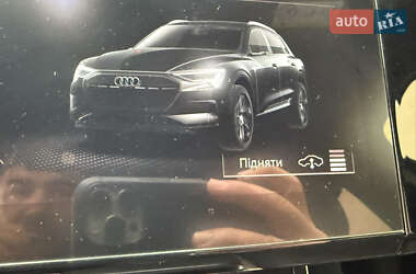 Внедорожник / Кроссовер Audi e-tron 2019 в 