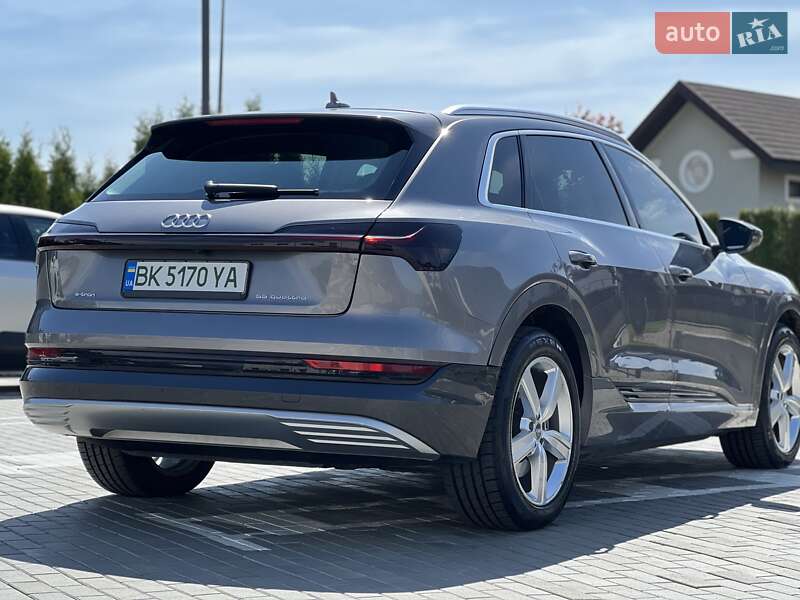 Внедорожник / Кроссовер Audi e-tron 2019 в Ровно