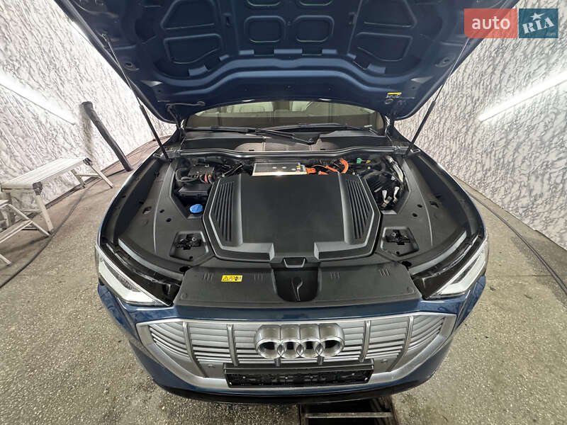 Внедорожник / Кроссовер Audi e-tron 2019 в Львове