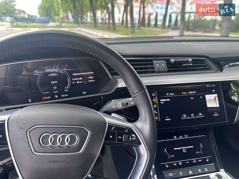 Внедорожник / Кроссовер Audi e-tron 2020 в Киеве